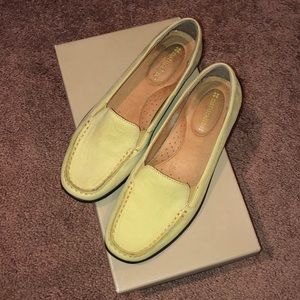 Naturalizer Green Loafers